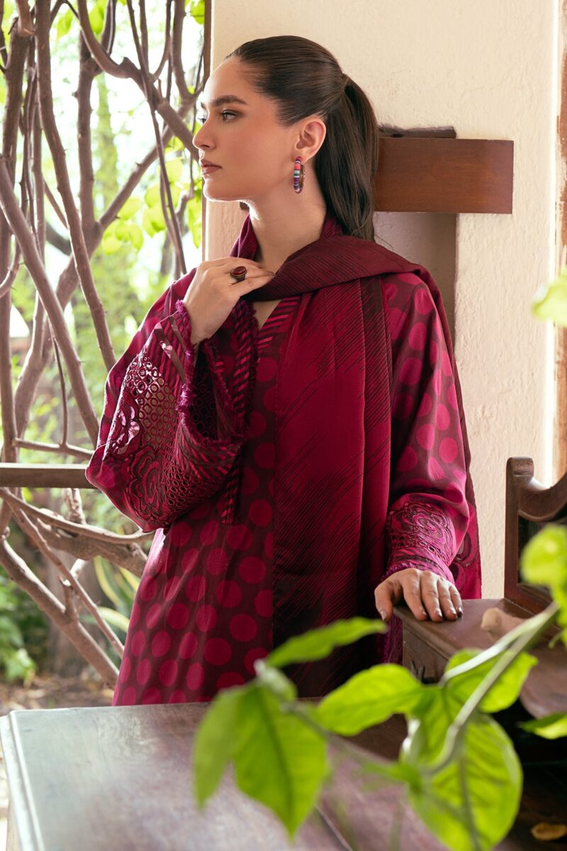 BAROQUE-3PC Karandi Outfit with Digital Print Shirt and Matching Dupatta & Trouser. - Image 3