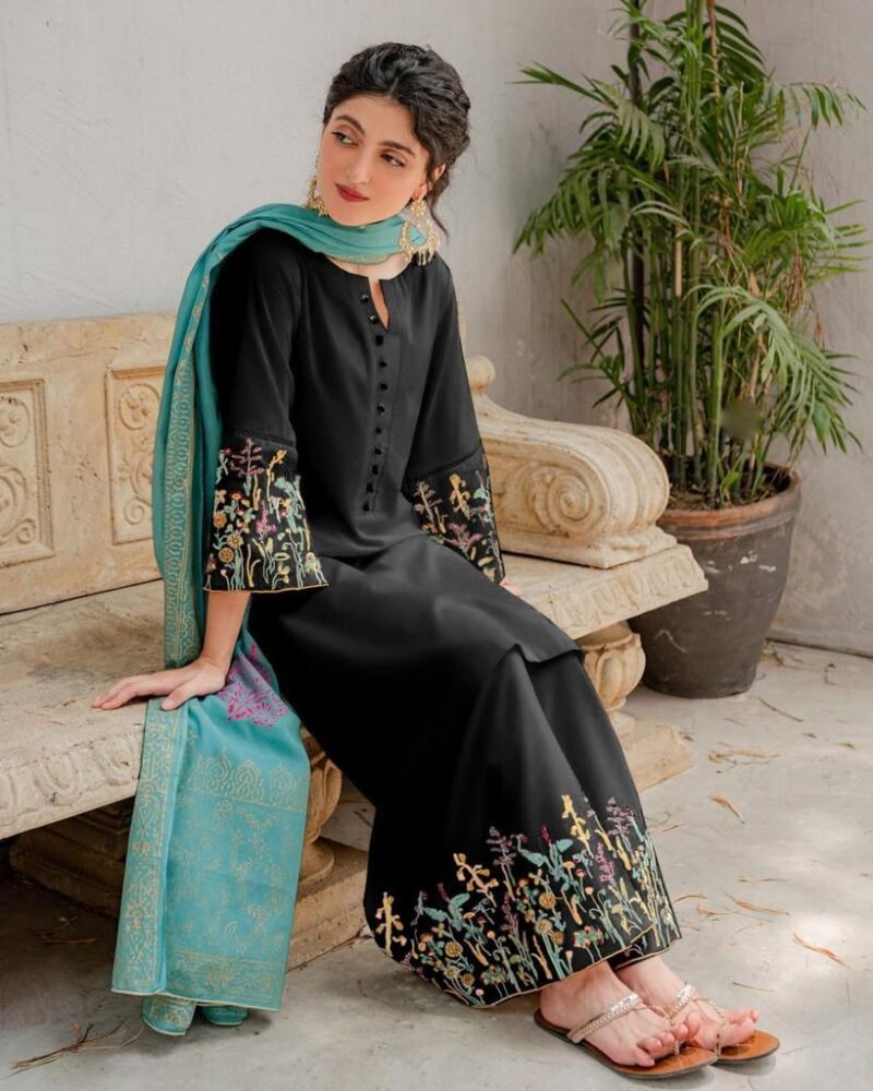 Sobia Nazir Luxury collection چکن کاری Lawn with Diamond Dopatta